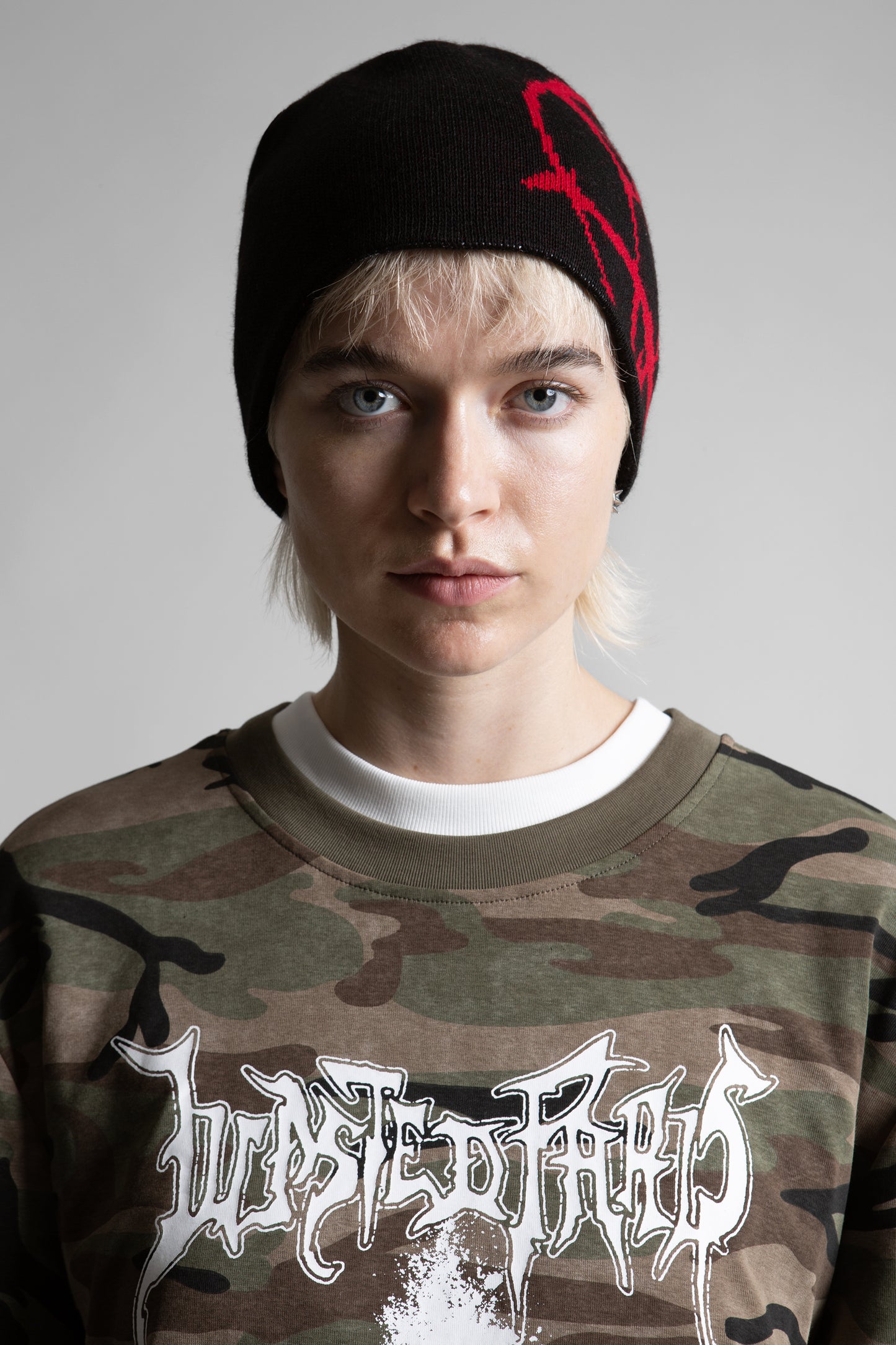 CURSE REVERSIBLE BROW BEANIE-BLACK