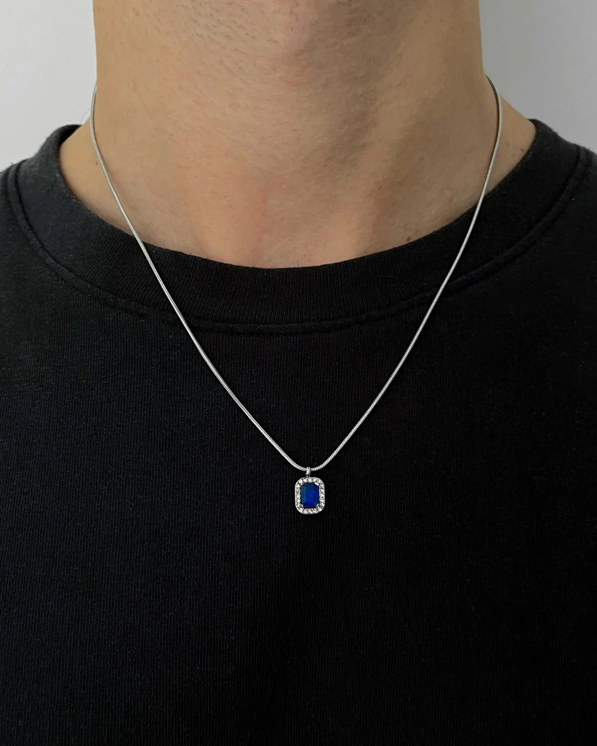 AMBERES BLUE NECKLACE