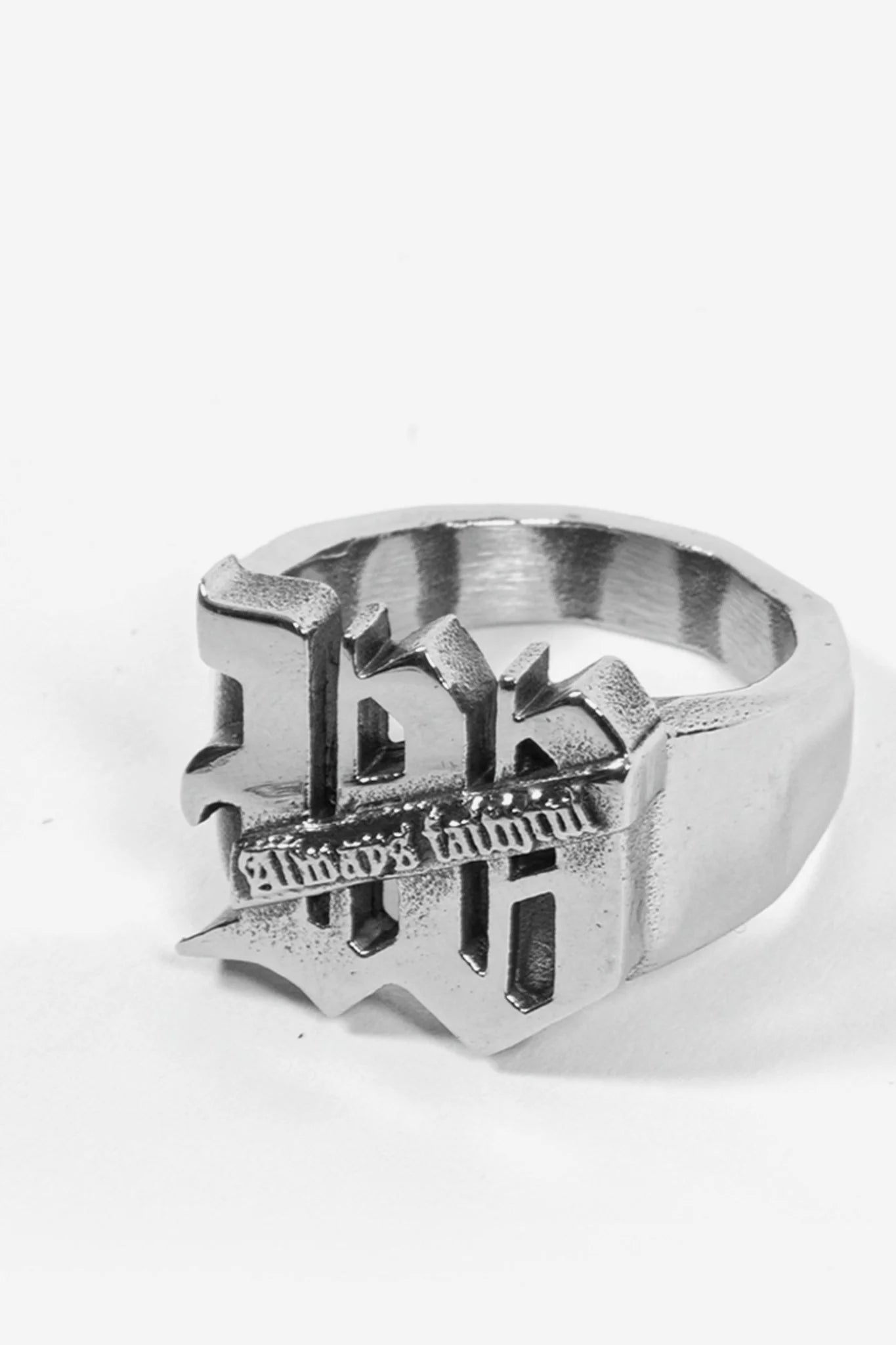 HEIRLOOM RING